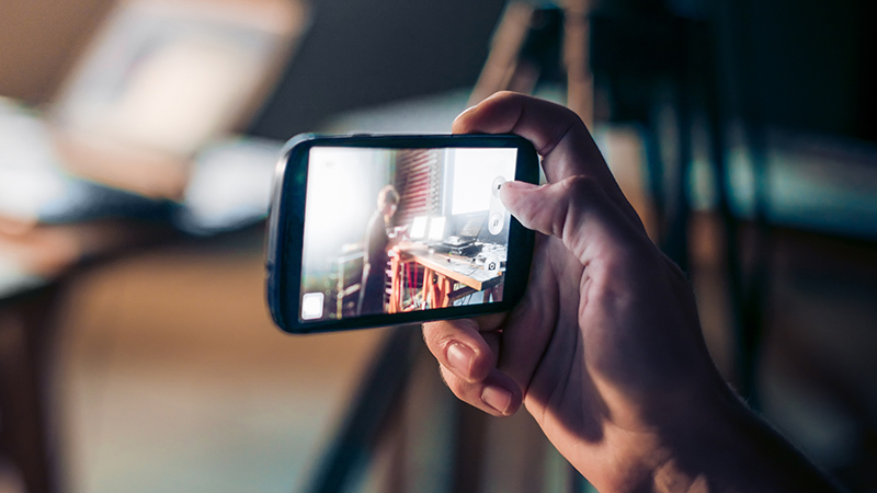 smartphone grabando video